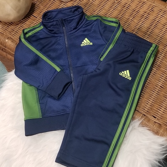 Adidas Baseline 2pc Outfit - Picture 2 of 5